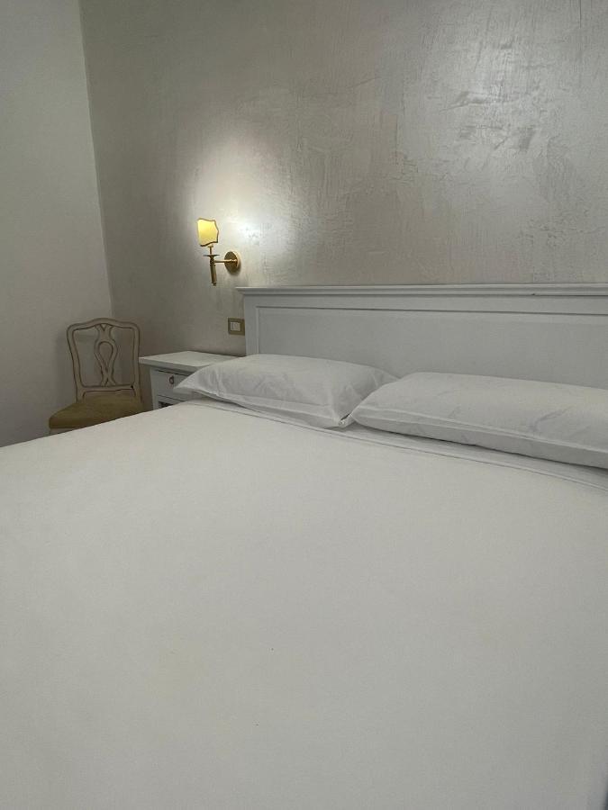 La Casa In Centro Hotel ซาแลร์โน ภายนอก รูปภาพ