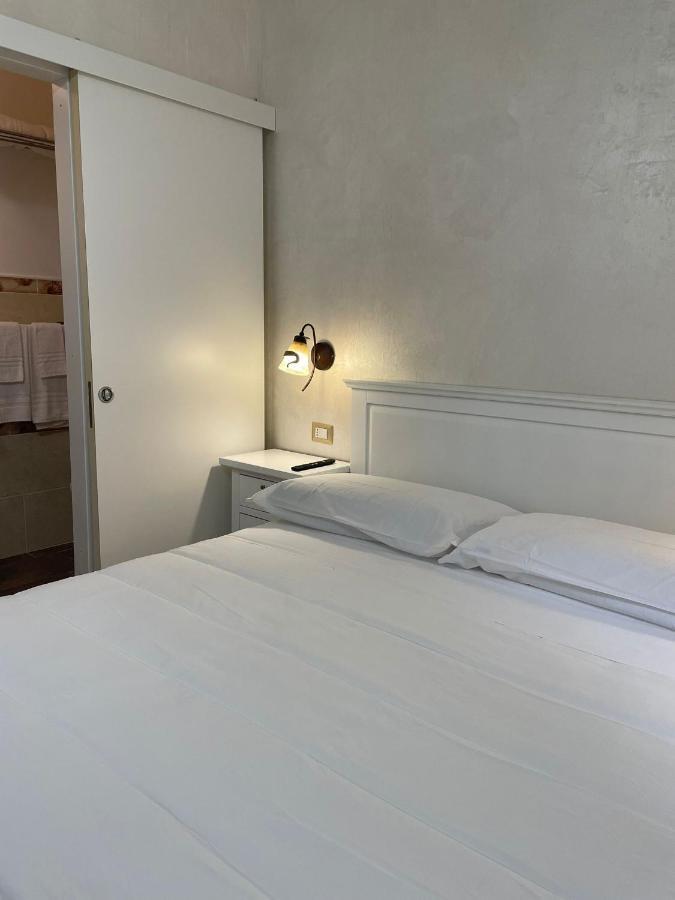 La Casa In Centro Hotel ซาแลร์โน ภายนอก รูปภาพ
