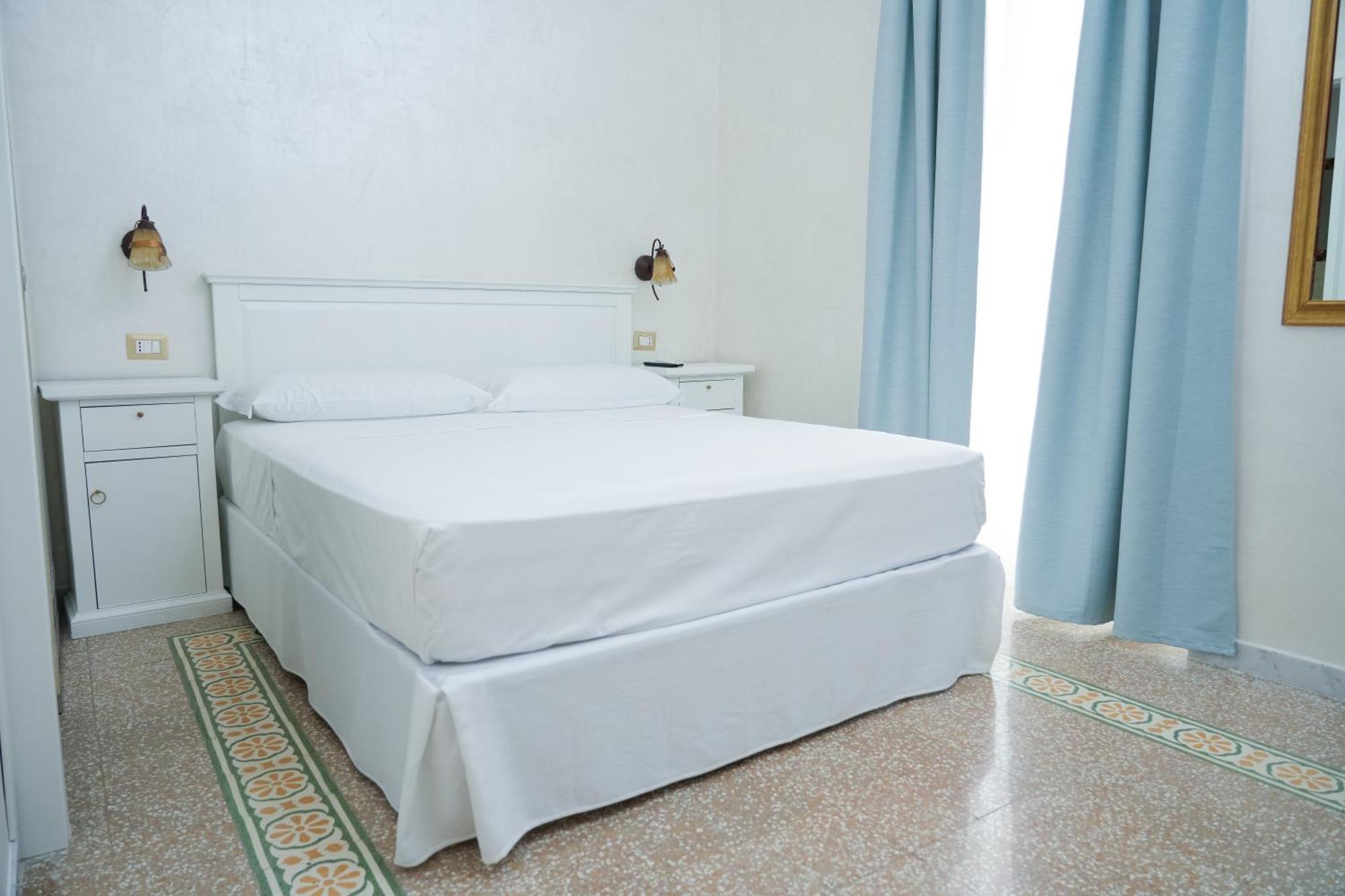 La Casa In Centro Hotel ซาแลร์โน ภายนอก รูปภาพ